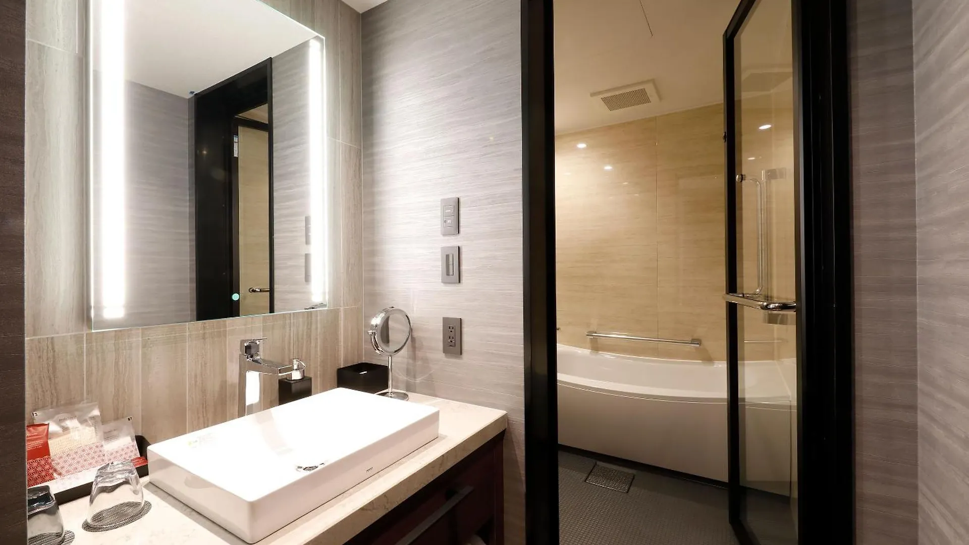 Executive Suite Suirei Sapporo 4*,  Japan